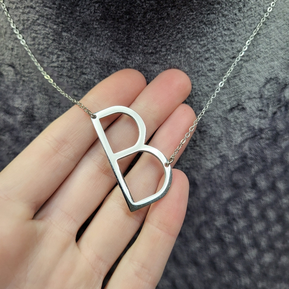 K18 Letter B Necklace